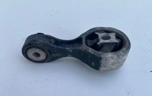 Opel Vivaro Engine mount bracket 8200404271