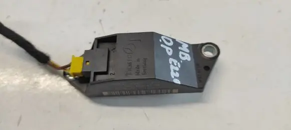 Mercedes-Benz E W211 Airbag deployment crash/impact sensor 2557119A4 A0018209326 Q03