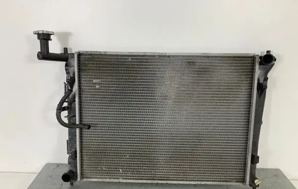 KIA Ceed Coolant radiator 253101H000