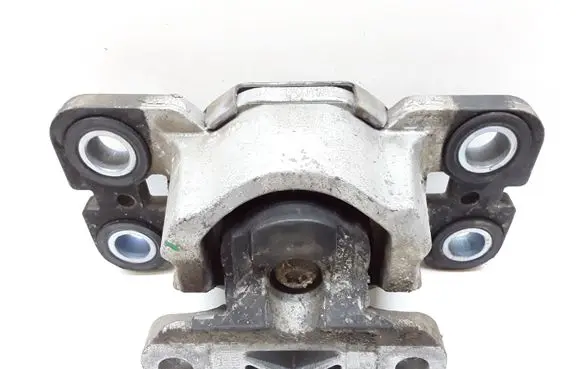 Volvo V70 Engine mount bracket 6G927M121RF11 6G927M121