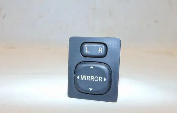 Wing mirror switch