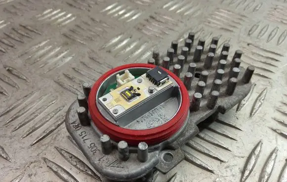 BMW X3 F25 LED ballast control module 1305715084