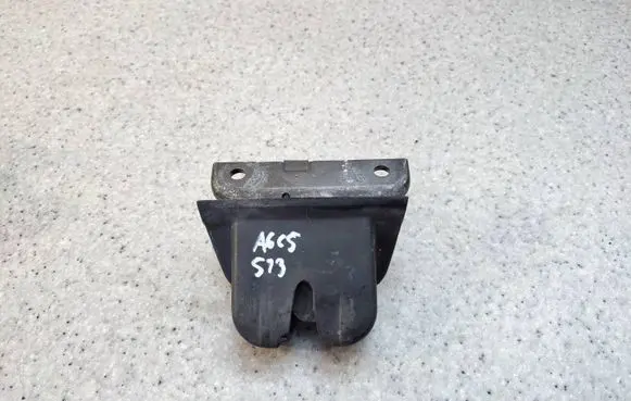 Audi A6 S6 C5 4B Tailgate/trunk/boot lock/catch/latch 4B9827520