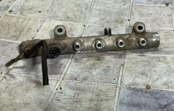 Opel Astra H Fuel main line pipe 0445214094