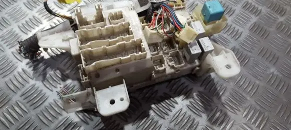 Toyota Avensis T250 Fuse box set 086804 3G31