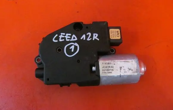 KIA Ceed Sunroof motor/actuator RK00593 NR1