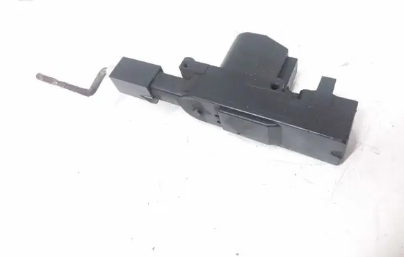Fuel tank cap lock