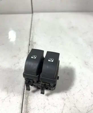 Renault Laguna II Electric window control switch 016983A