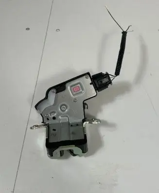 Loading door lock