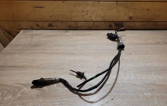 Volkswagen PASSAT B7 Lambda probe sensor 928404687