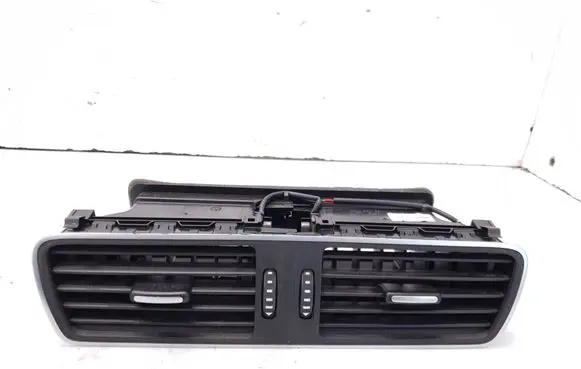 Volkswagen PASSAT B7 Dash center air vent grill 3AB819728A