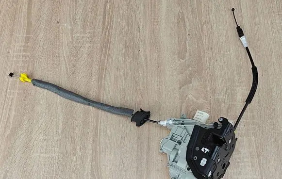 Audi A6 S6 C7 4G Rear door lock 4G0839015C
