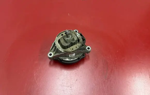BMW X3 F25 Engine mount bracket 6856183