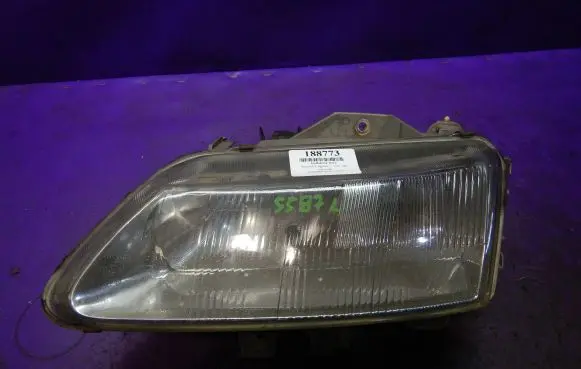 Renault Laguna I Headlight/headlamp 13996500