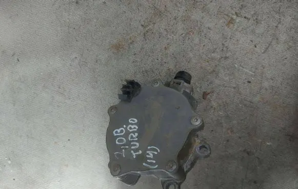 Ford S-MAX Vacuum pump bb5e2a451bd 20140220 D87TA