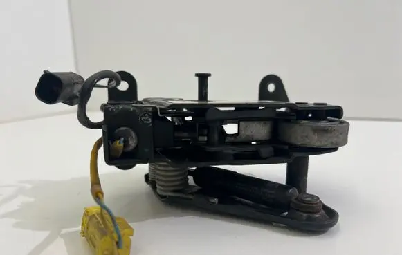 BMW 5 F10 F11 Engine bonnet/hood lock/catch 7184441 121350057