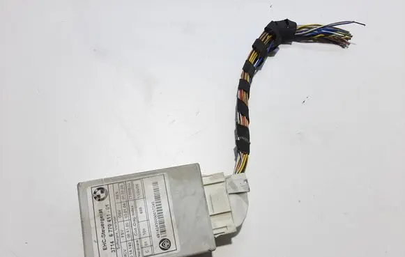 BMW 5 E60 E61 Air suspension control unit module (rear) 6770411