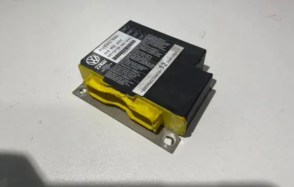 Volkswagen PASSAT B6 Airbag control unit/module 3C0909605F 391121 08H029S2421