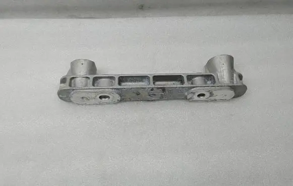 Volvo XC40 Engine mounting bracket 32137504 9137504
