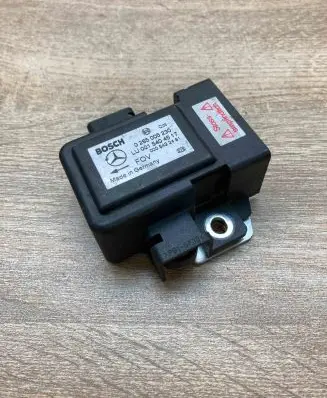 Mercedes-Benz E W210 Yaw turn rate sensor 0015404517 0265005230