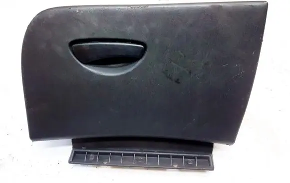 Ford Focus Glove box