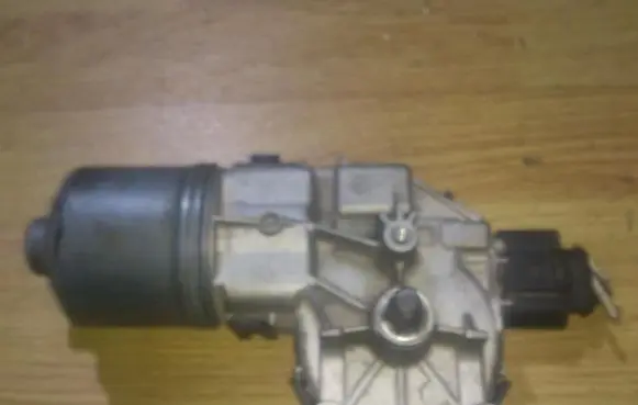 Ford Focus Wiper motor b32h67340