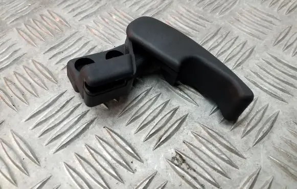 Audi A3 S3 8P Engine bonnet (hood) release handle 1H2823533