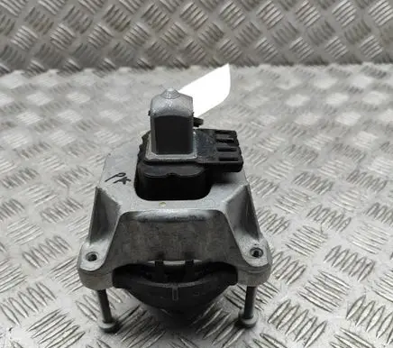 BMW XM Engine mount bracket 8089821