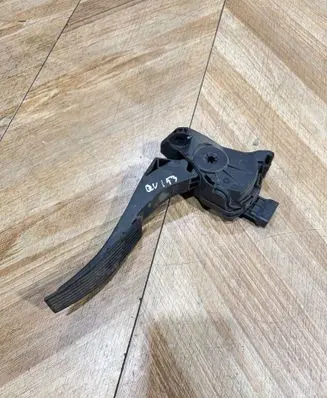Opel Insignia A Accelerator throttle pedal 13237352 6PV00976500 13012009