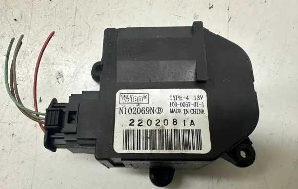 Peugeot 207 Air flap motor/actuator N102069N 1000067011