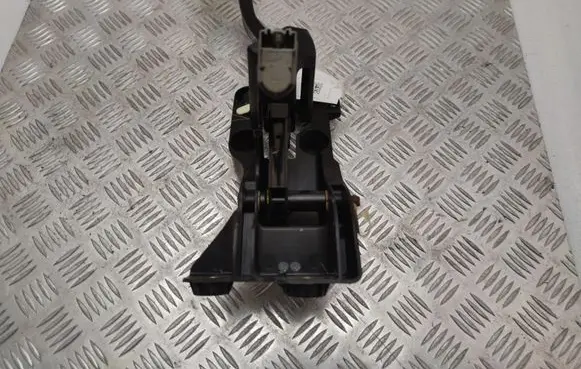 Ford Mustang VI Brake pedal FR3C2D094CD