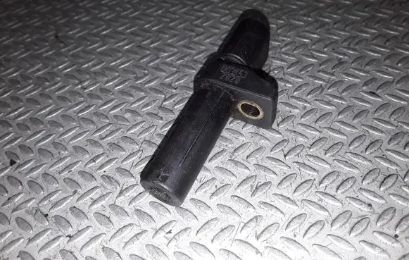 Mercedes-Benz Vaneo W414 Crankshaft position sensor 0031532828