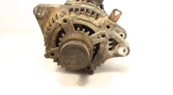 Toyota Avensis T270 Generator/alternator 27060-0T051