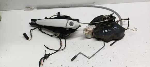 BMW X3 F25 Front door lock 7283629