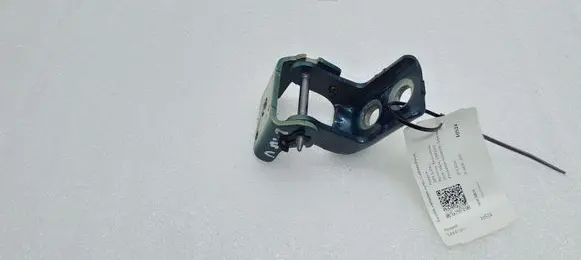 Peugeot 5008 II Rear door upper hinge