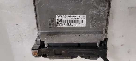 Skoda Fabia Mk2 (5J) Engine control unit/module 03E906023B 5WP4041204