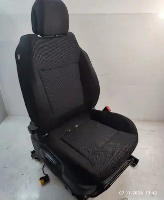 Peugeot 5008 Front driver seat 