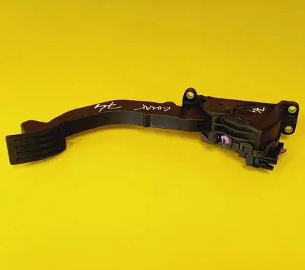 Ford Focus C-MAX Accelerator throttle pedal 3M519F836BF
