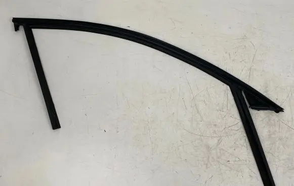 Volvo V90 Cross Country Front door glass trim molding 31849230 AD713