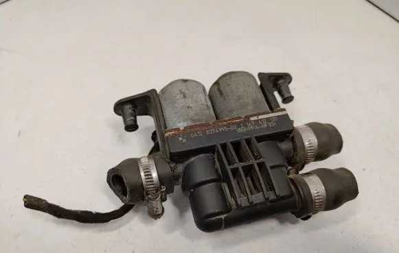 BMW 5 E39 Coolant heater control valve 64128374995 64128372016 64128391000