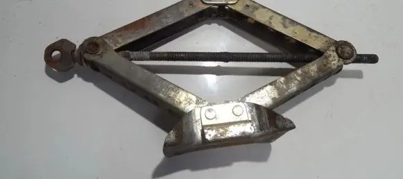 Mitsubishi Carisma Lift Jack 