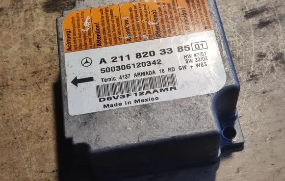 Mercedes-Benz E W211 Airbag control unit/module A2118203385