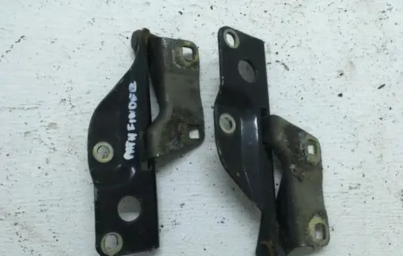 Nissan Pathfinder R51 Engine bonnet/hood hinges