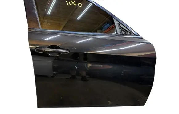 Alfa Romeo Giulia Front door