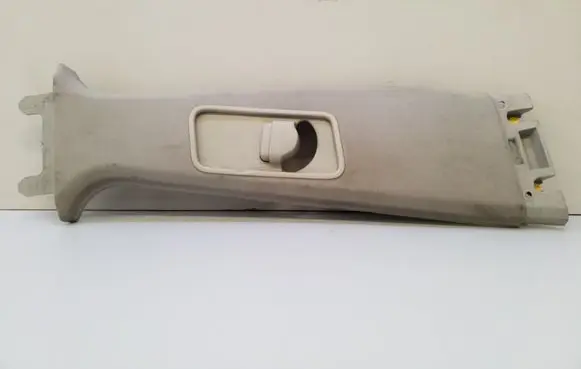 Land Rover Discovery 3 - LR3 (B) pillar trim (top) 631240011 347628 156022481