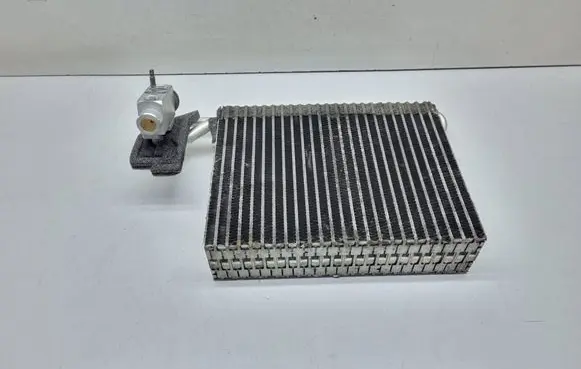 BMW X3 E83 Air conditioning (A/C) radiator (interior) H9104002