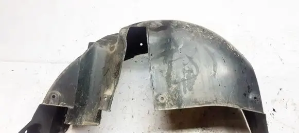 Rear arch fender liner splash guards