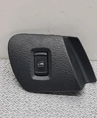 Skoda Octavia Mk1 (1U) Electric window control switch 1U1867186C