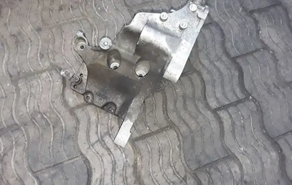Fiat Sedici Engine mounting bracket 55195377