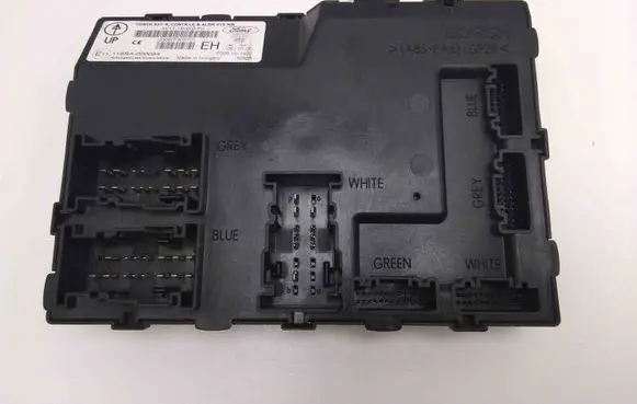 Ford Fiesta Central body control module 116RA000084 AV1T15K600EH